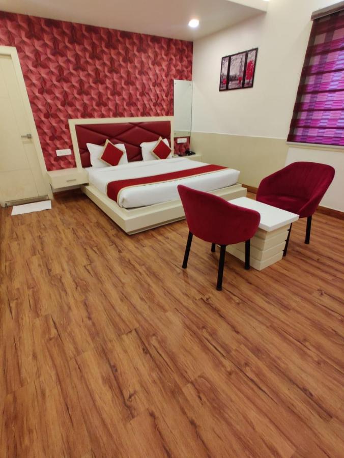 Hotel Sahib'S Red Carpet - The Family & Corporate Hotel Agra  Exterior photo